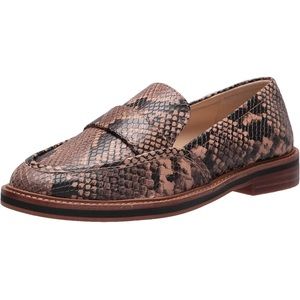 [NWOT] VINCE CAMUTO | Snake Skin Loafers 👞